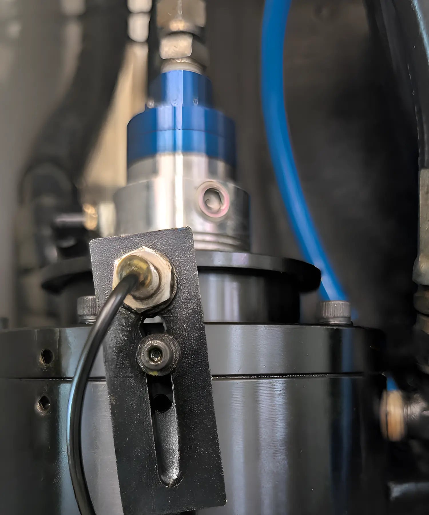 Drehdurchführung und Drehdurchlass von Johnson Fluiten für Kühlmittel- und Medienzufuhr an CNC-Spindeln.