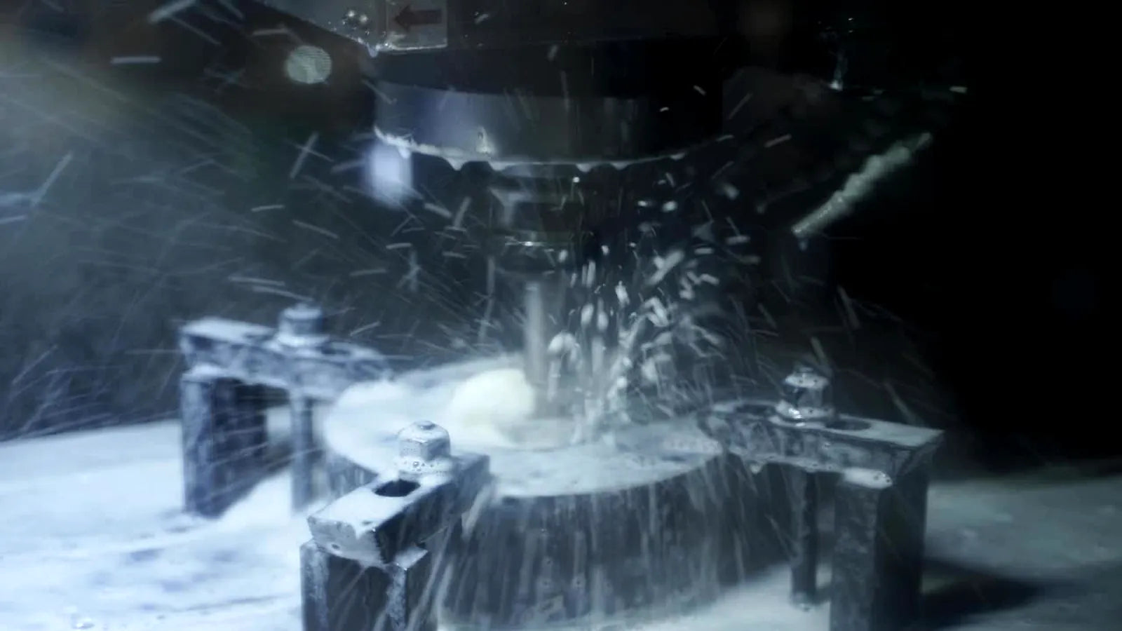 CNC-Innenkühlung im Werkzeug – gezielte Kühlmittelzufuhr für präzise und effiziente Zerspanung